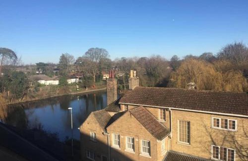 St Neots Apartment | Penthouse Apartment Little Paxton - 47 Skipper Way