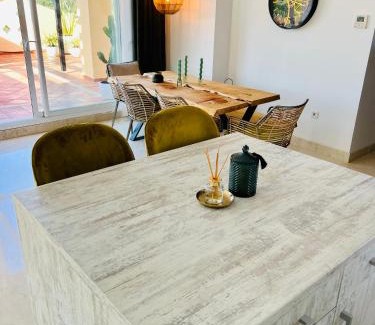 Elviria Apartment | Penthouse au calme avec vue mer nature environnante et très grandes terrasses