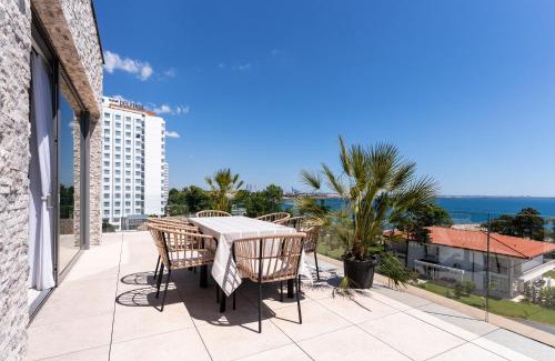 Eforie Nord Apartment | Penthouse Deosebit Frontal la Mare, pe Faleza din Eforie Nord - Situat la etajul 4 în locația Amaris Aparthotel