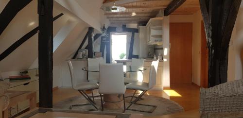 Boppard Apartment | Penthouse Ferienwohnung Boppard Zentrum, sonnige Dachterrasse