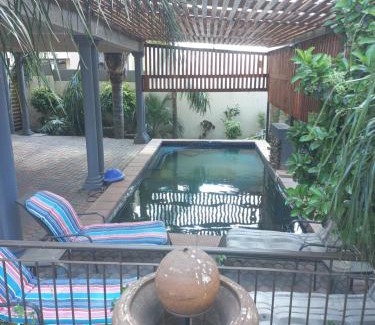 Emalahleni House | Penthouse Guesthouse