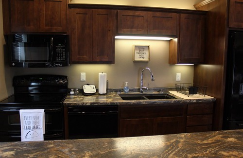 Fargo Condo | Penthouse in the heart of Downtown Fargo with private rooftop patio