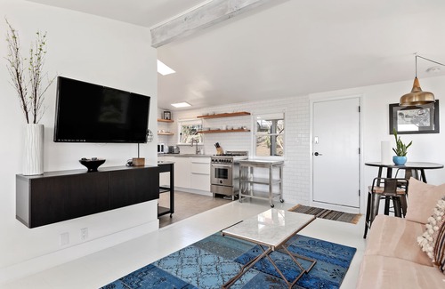 Summerland House | Penthouse ocean views 1Bd/1Bth