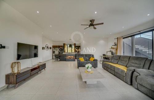 Pereybere Apartment | Penthouse proche Plages, Restaurants & Supermarché