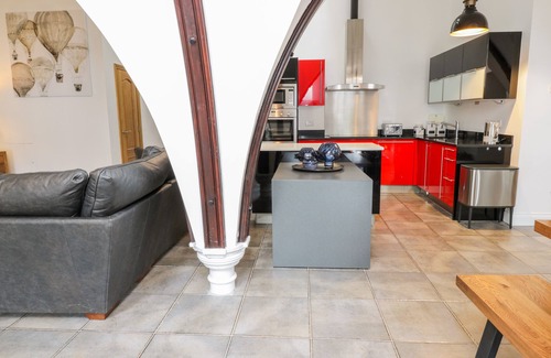 Moffat Apartment | PENTHOUSE ST. MARY'S CHURCH, pet friendly in Moffat