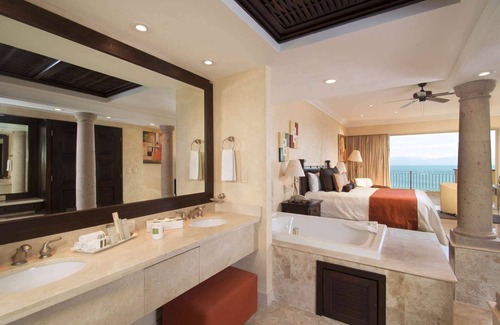 Flamingos Resort | PENTHOUSE-Stunning ocean views! 3-Master Bdrms, 4 Baths, Huge Patio, BBQ & SPA