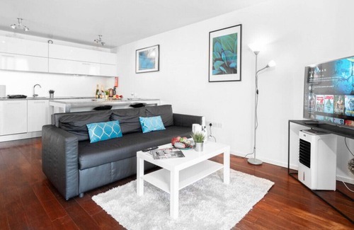 Theatreland Birmingham Apartment | Penthouse Style City Centre Apartment - Skyline Views