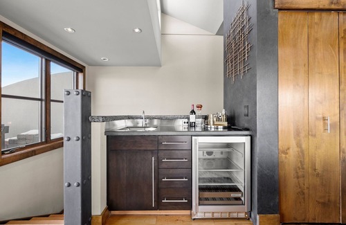 Old Town House | Penthouse w/Mtn Views in the Heart of Old Town