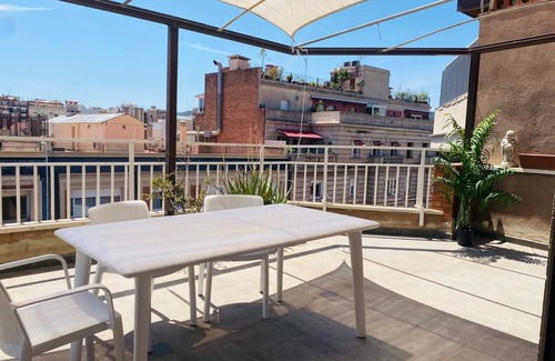 El Putget i Farro Apartment | PENTHOUSE WITH LARGE TERRACE IN THE CENTER OF BARCELONA
