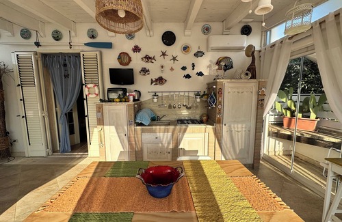 Torre Lapillo Bed & Breakfast | Penthouse with sea view 3 beds with equipped terrace, kitchenette