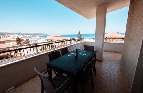 Marina di Strongoli Apartment | Penthouse with sea view terraces