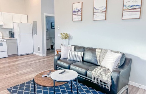Okanagan-Similkameen Apartment | Penticton Guesthouse with King Bed
