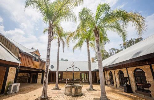 Pokolbin House | Peppers Creek Accommodation