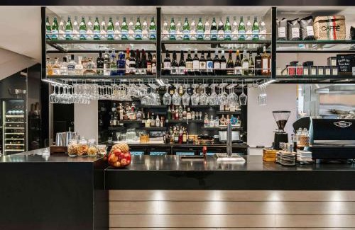 Adelaide Central Business District Hotel | Peppers Waymouth Hotel
