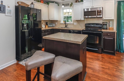 Lake Lure Cottage | Perch and Pine Cottage sleeps 6, lake access firepit