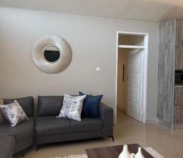 Greendale Apartment | PEREZ Apartments - ELEGANT LIVING IN THE LUSH GREENDALE SURBUB