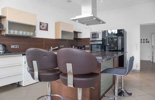 Favoriten Apartment | Perfect 7BR Stay Near Hauptbahnhof