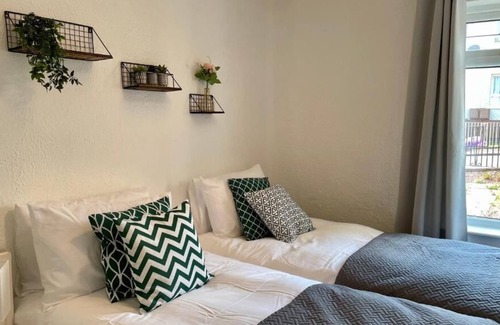 Swindon House | Perfect Accommodation for professionals! Great Connections