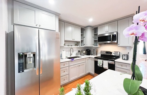 Daly City House | Perfect Clean Spacious Gateway of San Francisco 8bd/8br