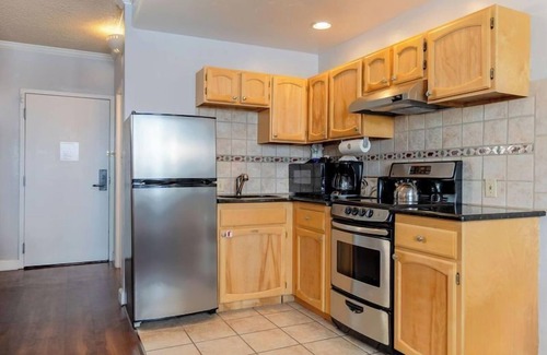 Steamboat Springs Hotel | Perfect Escape! Serene Unit, Near Bashor Ski Lift, Kitchen