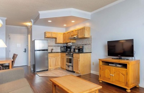 Steamboat Springs Hotel | Perfect Escape! Serene Unit, Near Bashor Ski Lift, Kitchen