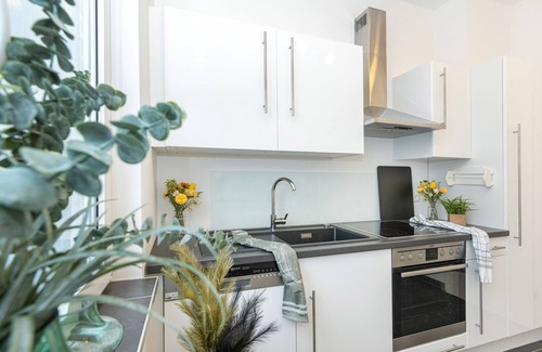 Frohnhausen Apartment | Perfect for 4 | 10 min to the fair | 5 min to the city
