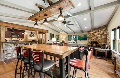 Baileys Harbor House | Perfect for families!, Baileys Harbor 3 Bedroom House! Sleeps 6 plus 2 under 12
