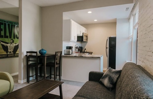 Chatham-Arch Apartment | Perfect for Groups | 3 Apts w/Kitchens