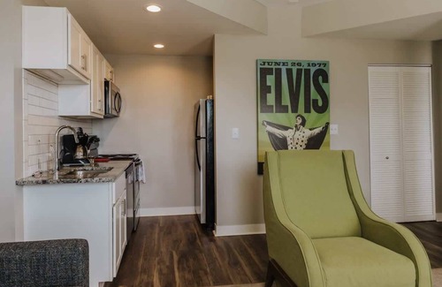 Chatham-Arch Apartment | Perfect for Groups | 3 Apts w/Kitchens