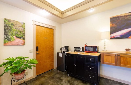 Kailua-Kona Apartment | Perfect for Large Group Stays ~ Kona Forest House