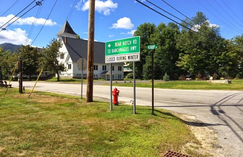 Bartlett House | Perfect for Snowmobilers, Close to Attitash, Storyland, and North Conway.