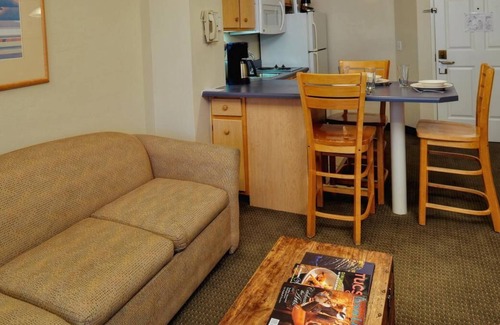 Palo Verde House | Perfect Getaway! Kitchen, Pool, Close to Pima Air Museum