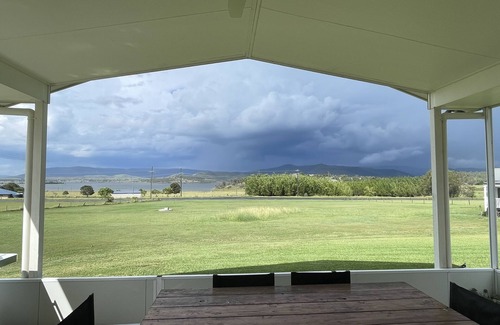 Hazeldean House | Perfect Getaway - Water Skiers Delight