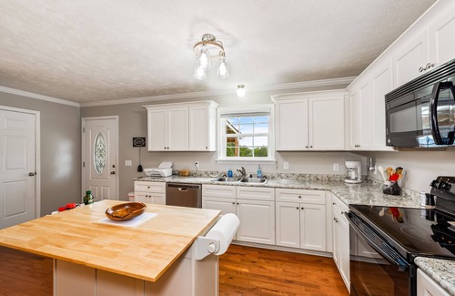 Joppa House | Perfect Guntersville Retreat Near Tennessee River!