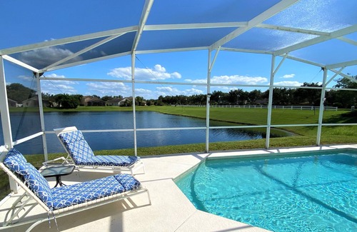 Kissimmee Villa | Perfect Large Gated Home w/ Pool Near Golf Course