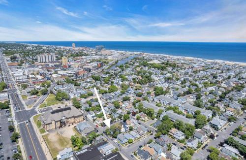 Ocean Grove Apartment | Perfect Location! 6-Min Walk to Asbury Park & OG Main St - Updated, Cozy Apartment in Historic Ocean Grove - Fire Pit & Patio - Fast Wi-Fi
