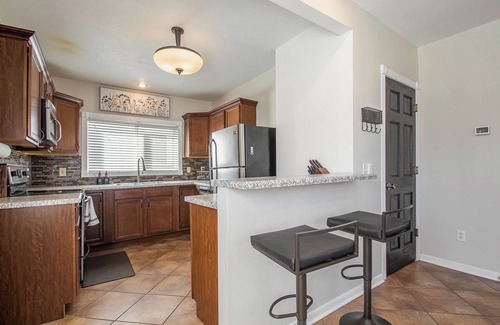 Northeast South Bend House | Perfect Location - Half mile from Campus - Walk to ND Stadium & Trader Joe's