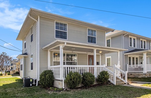 Northeast South Bend House | Perfect Location - Half mile from Campus - Walk to ND Stadium & Trader Joe's