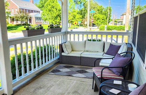 Northeast South Bend House | Perfect Location - Half mile from Campus - Walk to ND Stadium & Trader Joe's