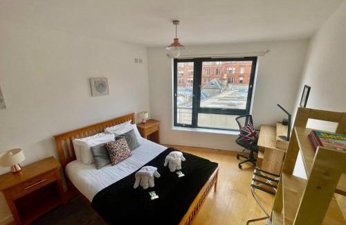 North West Apartment | Perfect Location in Heart of Glasgow West End Pass the Keys