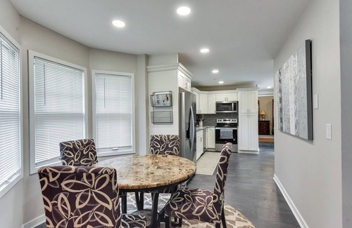 Aksarben - Elmwood Park House | Perfect Location in Omaha, Walking distance to Aksarben village and Boxter Arena