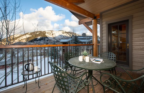 Jackson Condo | Perfect location makes for easy access to downtown, Snow King and more