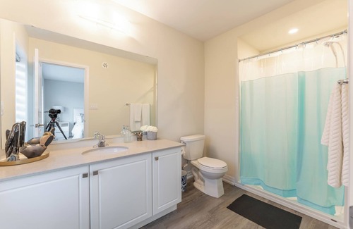 Hamilton House | Perfect Modern 3 Bedroom Townhouse ~ Stoney Creek
