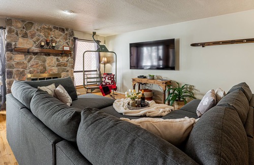 South Snyderville Basin House | Perfect of Large Group, Private Hot Tub, Year-Round Recreation! Park City Park West Village 1650