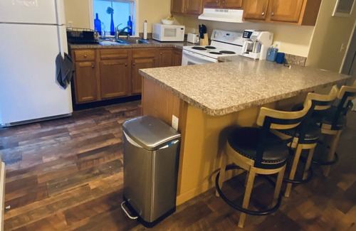 East Chop Apartment | Perfect one bedroom garage apartment with A/C
