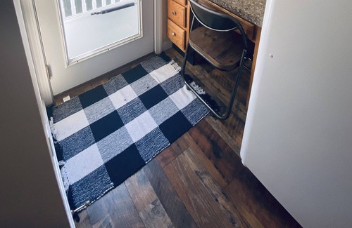 East Chop Apartment | Perfect one bedroom garage apartment with A/C