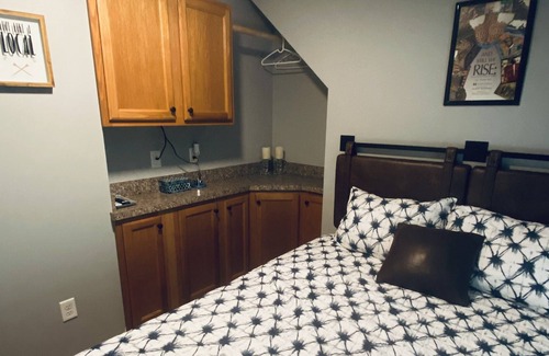 East Chop Apartment | Perfect one bedroom garage apartment with A/C