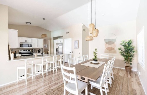 Paradise Valley Village House | Perfect Phoenix Stay - Amazing Yard Pool & Hot Tub