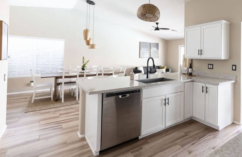 Paradise Valley Village House | Perfect Phoenix Stay - Amazing Yard Pool & Hot Tub