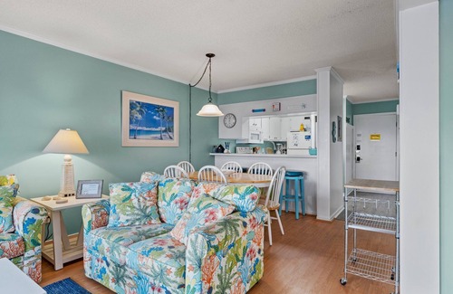 Morehead City Condo | Perfect Pool View & Steps to the Beach at APATB! #177